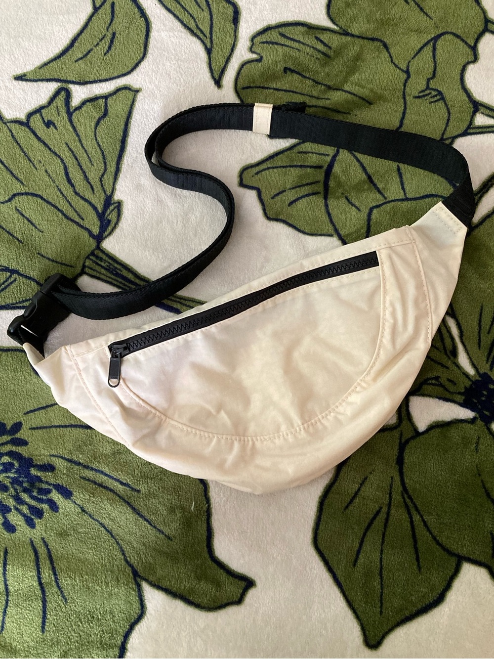 BAGGU Fanny Pack Belt Bag Sling